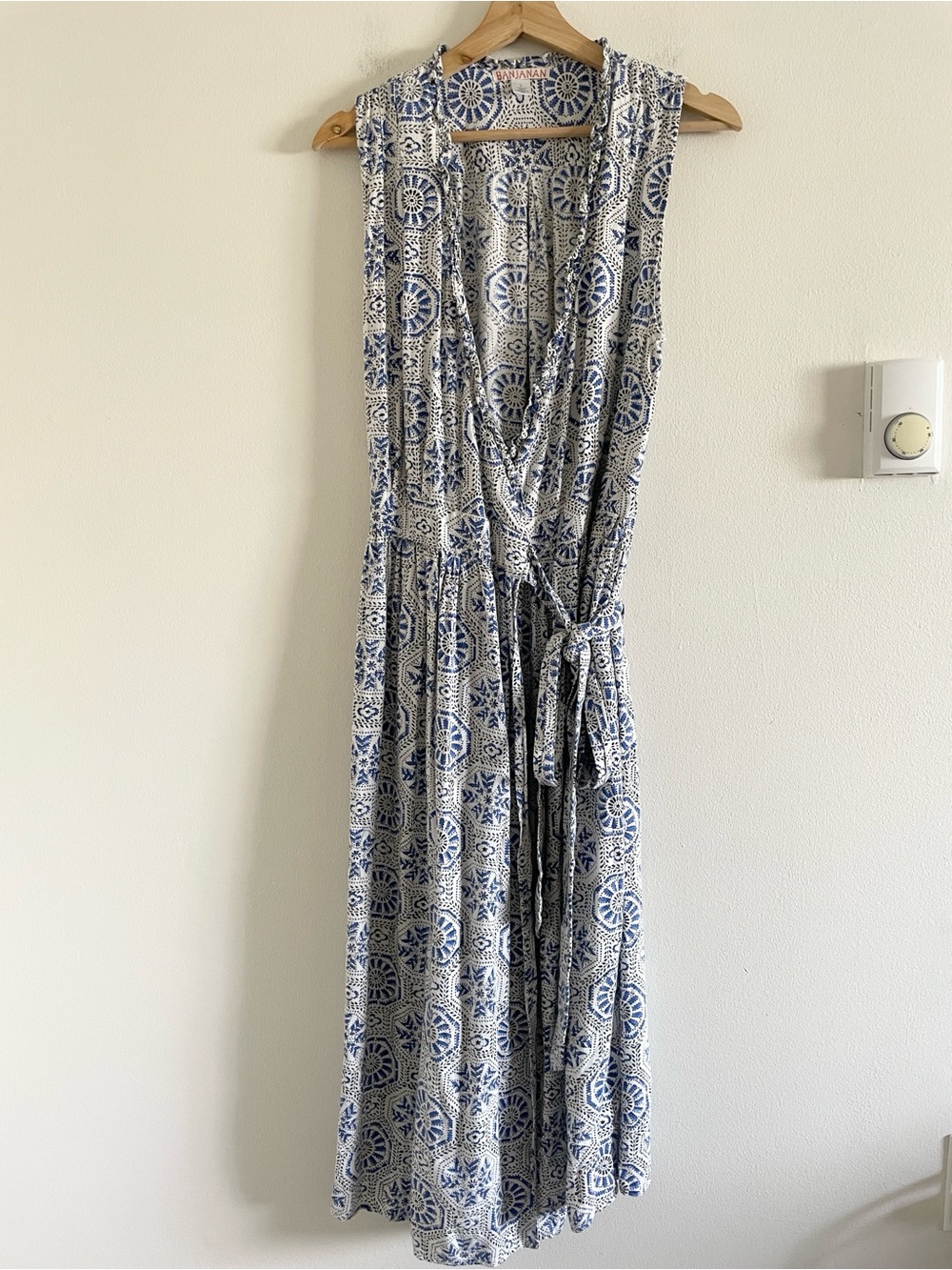 Banjanan Tile Print Wrap Midi Dress Women’s Large Rayon‎ Sleeveless Blue White